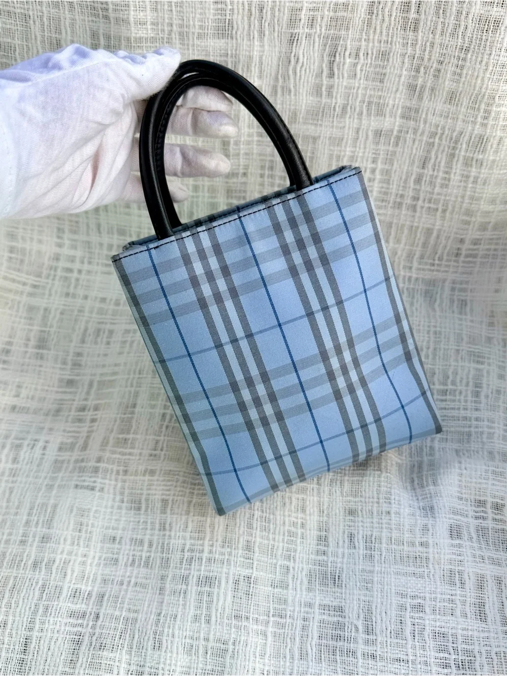 Burberry light blue Nova Check Mini Tote - Picture 4 of 14